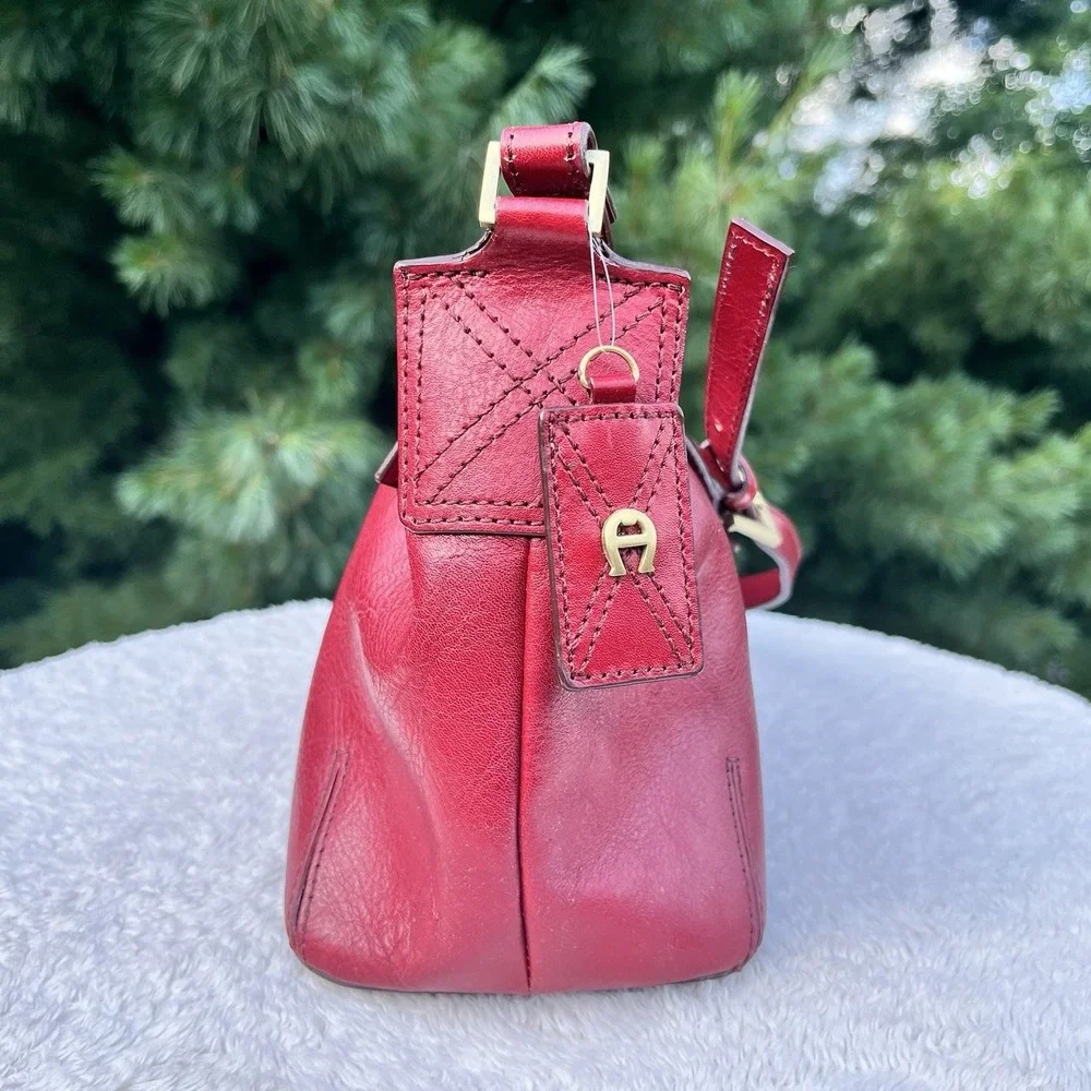 Vintage 90s Etienne Aigner Classic Leather Baguette Shoulder Bag Oxblood Hangtag